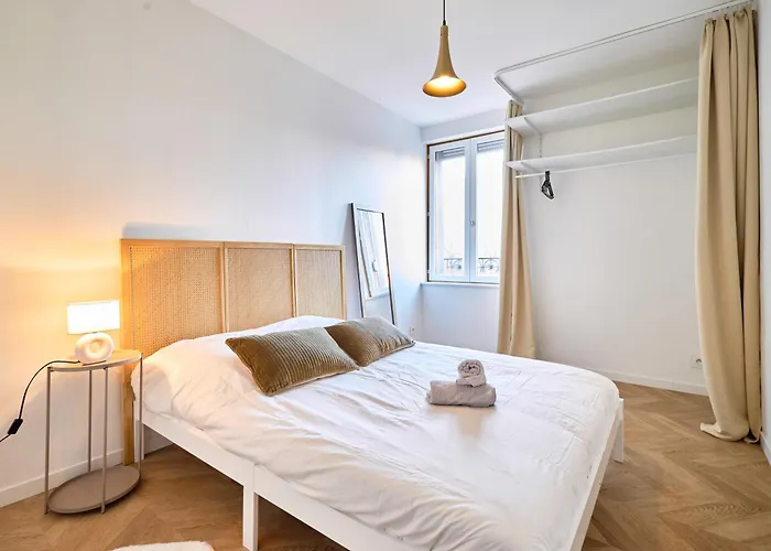 Magnifique Appartement Dans Le Centre-Ville De Reims, Proche De La Gare Et Des Commodites