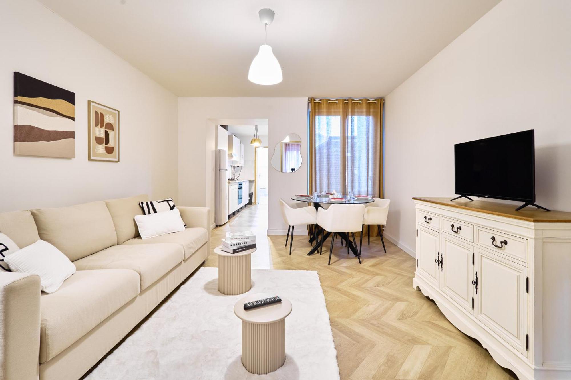 Apartment Magnifique Dans Le Centre-ville De Reims, Proche De La Gare Et Des Commodites *